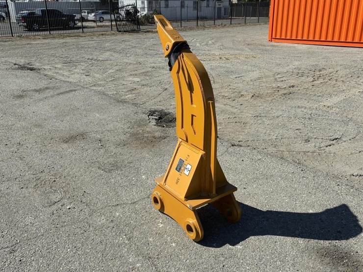 caterpillar-320-image-4