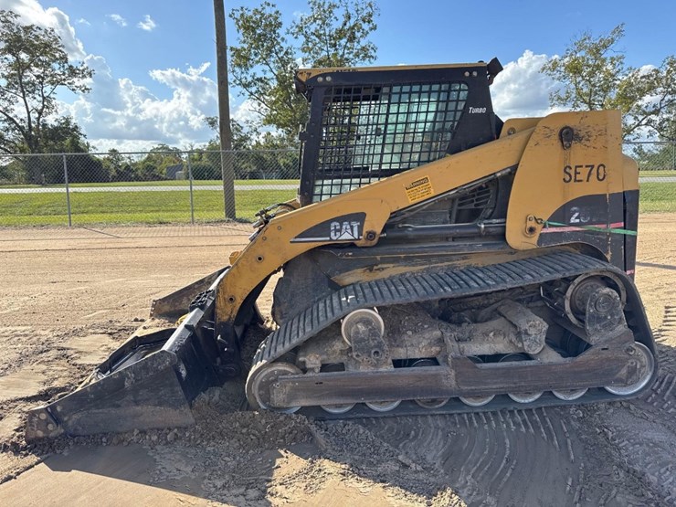 2005-caterpillar-267b-image-1