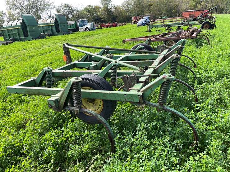 john-deere-11-image-10