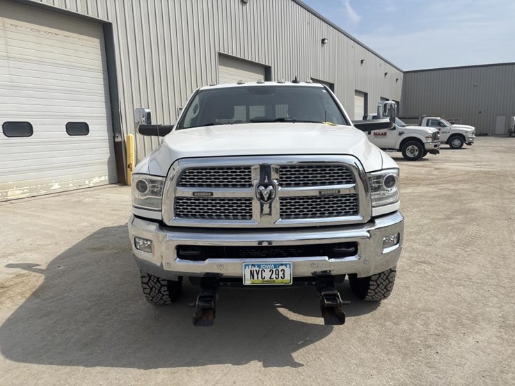 2017-dodge-ram-3500-image-6