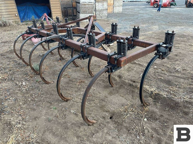 custom-152"-chisel-plow-image-4