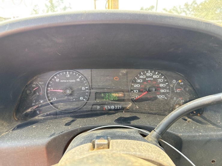 ford-f250-xl-image-26