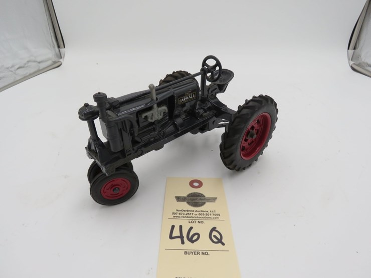 ertl-f-20-farmall-1/16-scale-image-4