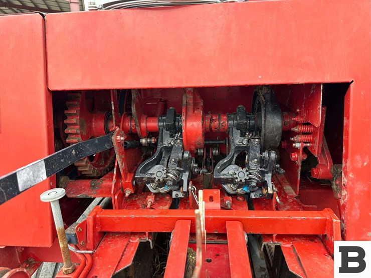 2008-new-holland-580-image-29