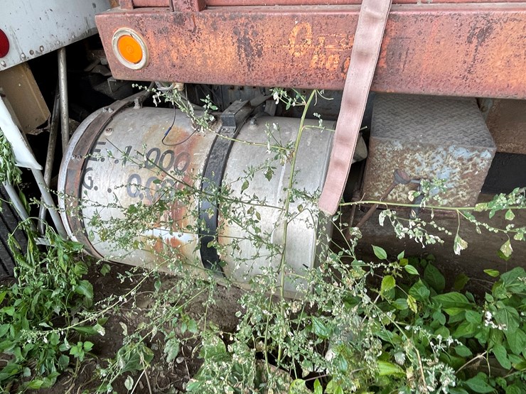 #4485-•-1981-international-cof-9670-grain-truck-(no-title)-image-28