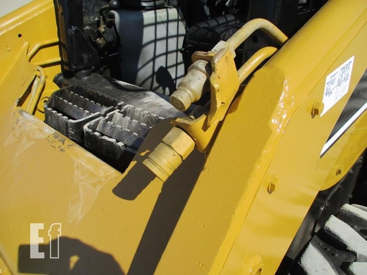 2007-caterpillar-246b-image-15