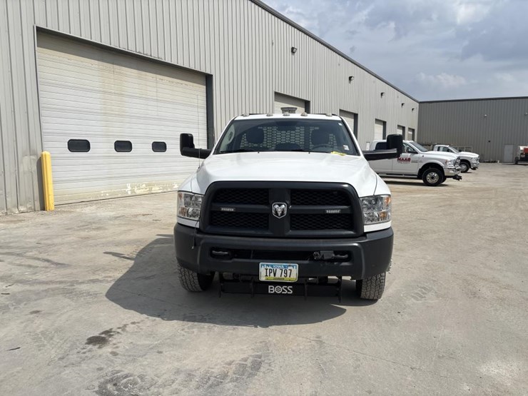 2015-dodge-ram-3500-image-6