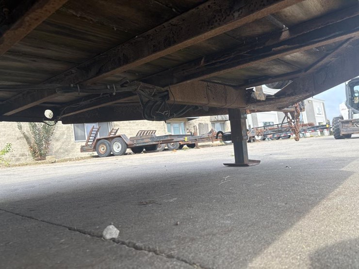 #5075-•-2004-b-&-b-18'-utility-trailer-image-29