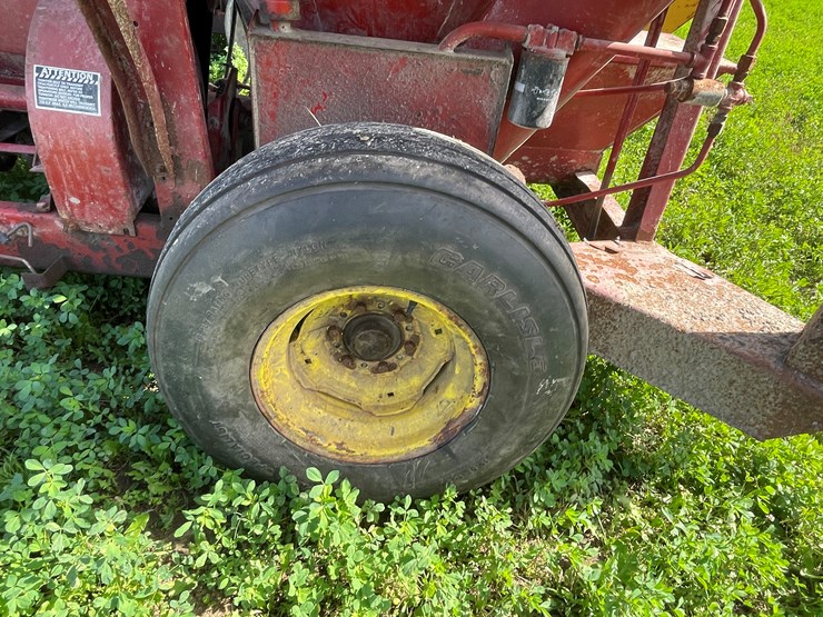 new-holland-355-image-27