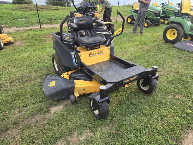#2867-•-2017-cub-cadet-rztlx-zero-turn-mower-image-1