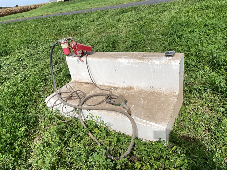 #4451-•-deezee-100-gallon-truck-fuel-tank-image-1