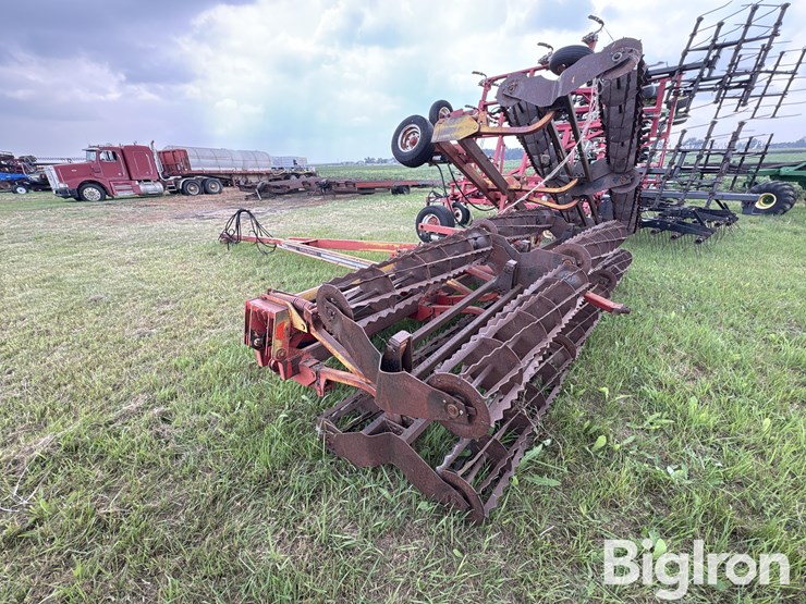 unverferth-35’-rolling-harrow-image-7