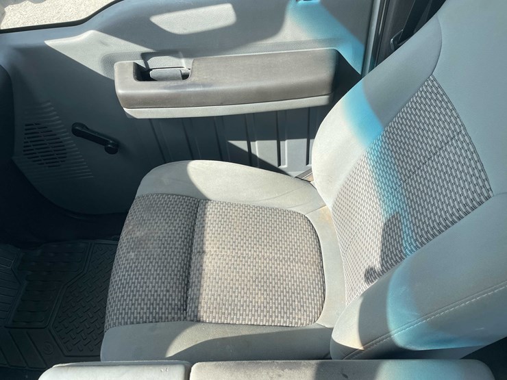 2011-ford-f250-xl-image-118