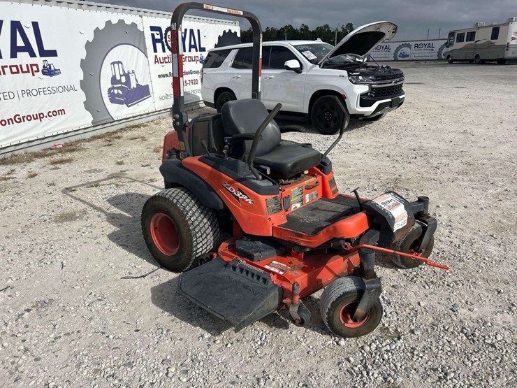 zero-turn-mower-image-2