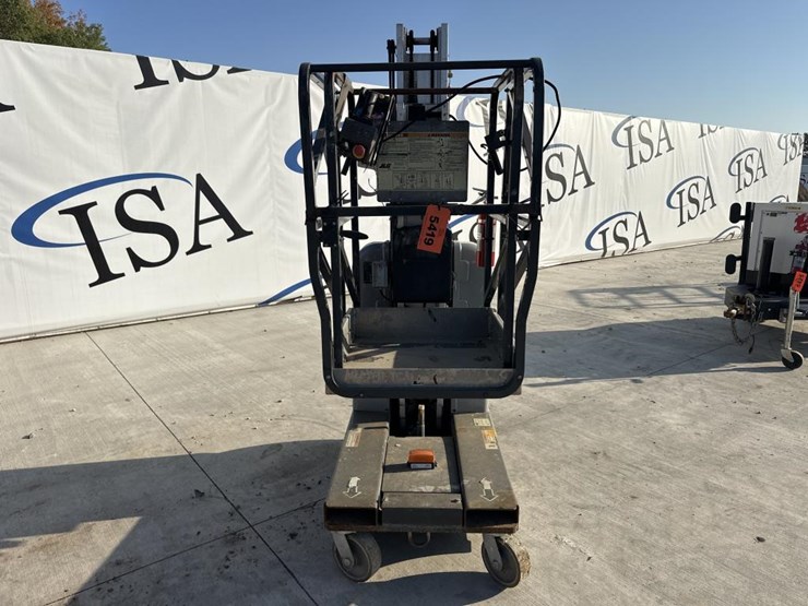 2014-jlg-20mvl-image-8