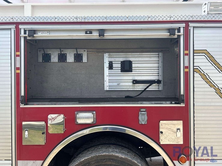 2003-pierce-tilt-cab-foam-pumper-fire-truck-image-18