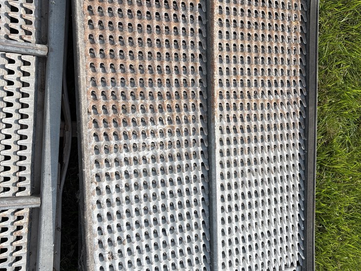 john-deere-9500-combine-top-chaffer/sieve-image-15