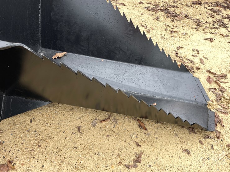 #2015-•-new-kc-40"-skid-steer-spade-bucket-image-7