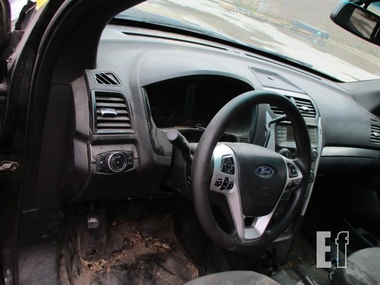 2014-ford-explorer-image-10