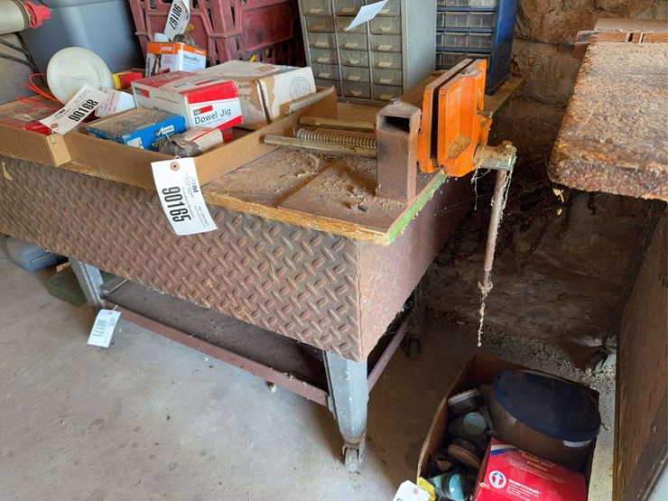 heavy-duty,-metal-framed,-rolling-shop-bench-with-vice-image-3