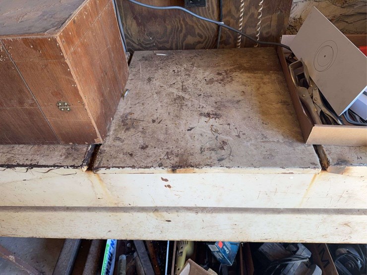 shop-built-bench---was-made-from-truck-toolbox-image-6