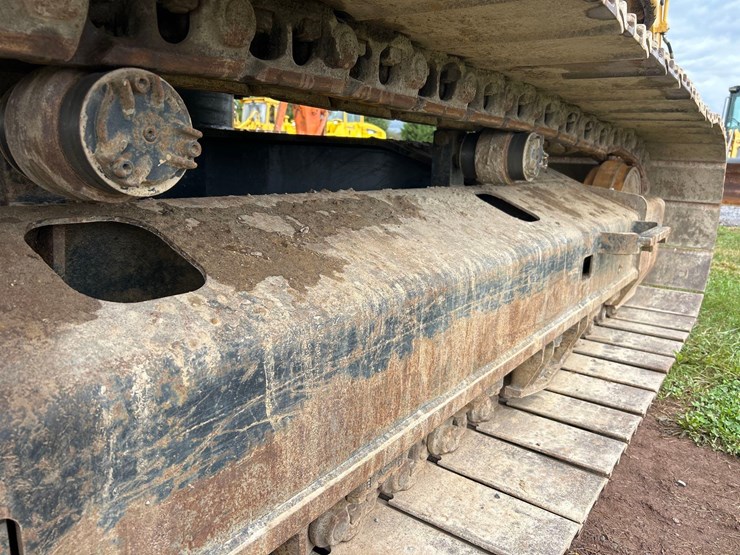 2016-caterpillar-325fl-image-13
