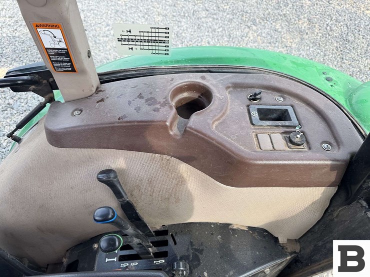 2011-john-deere-6115d-image-92