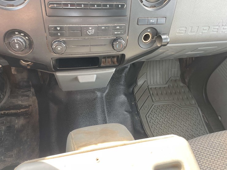 2011-ford-f250-xl-image-114