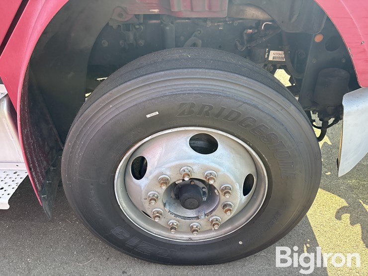 2004-freightliner-m2106-truck-tractor-image-20