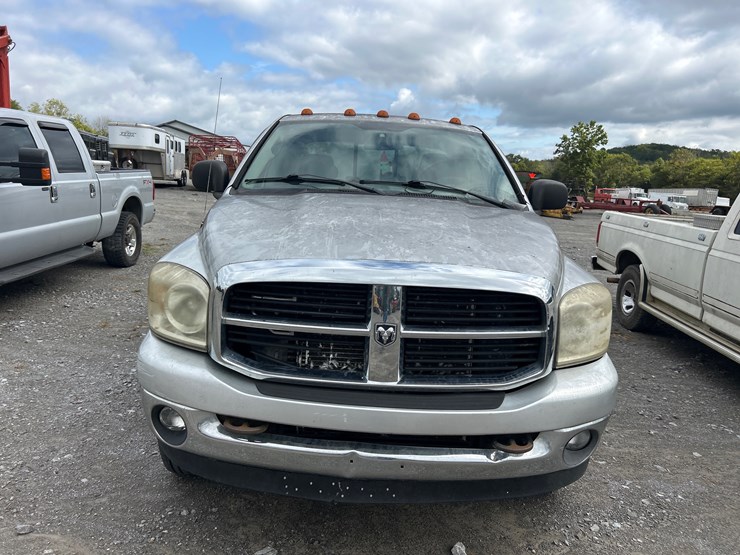 2007-dodge-3500-image-3