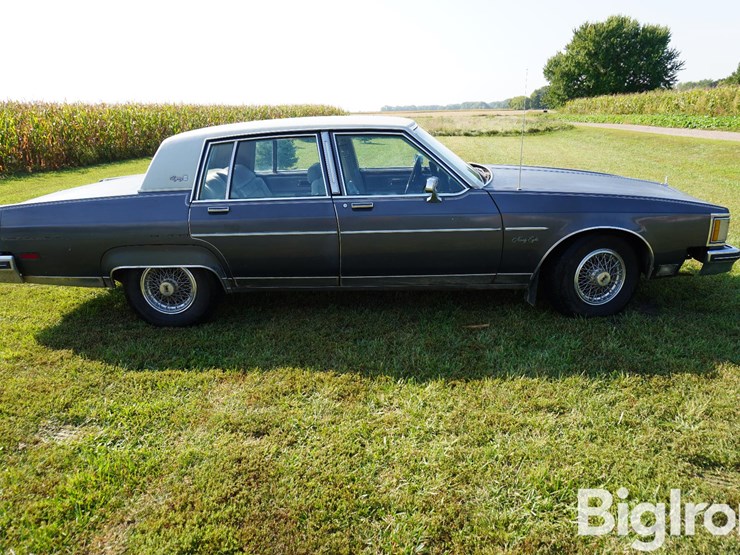 1982-oldsmobile-ninety-eight-4-door-sedan-image-4