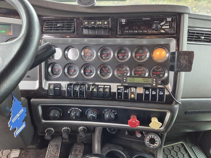 #1701-•-2013-kenworth-t800-log-truck-image-93