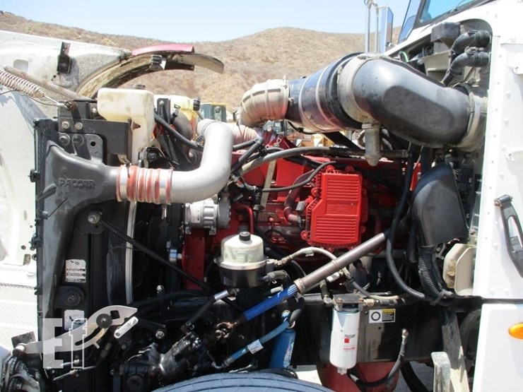 2008-peterbilt-365-image-6