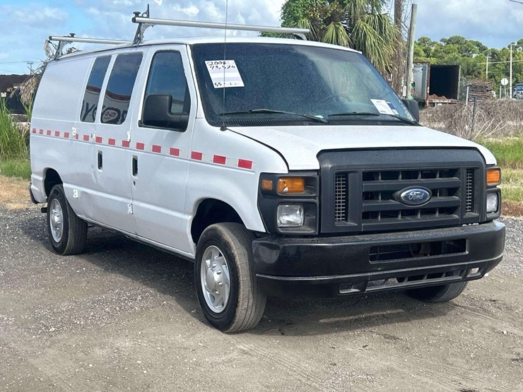 2008-ford-e150-image-2
