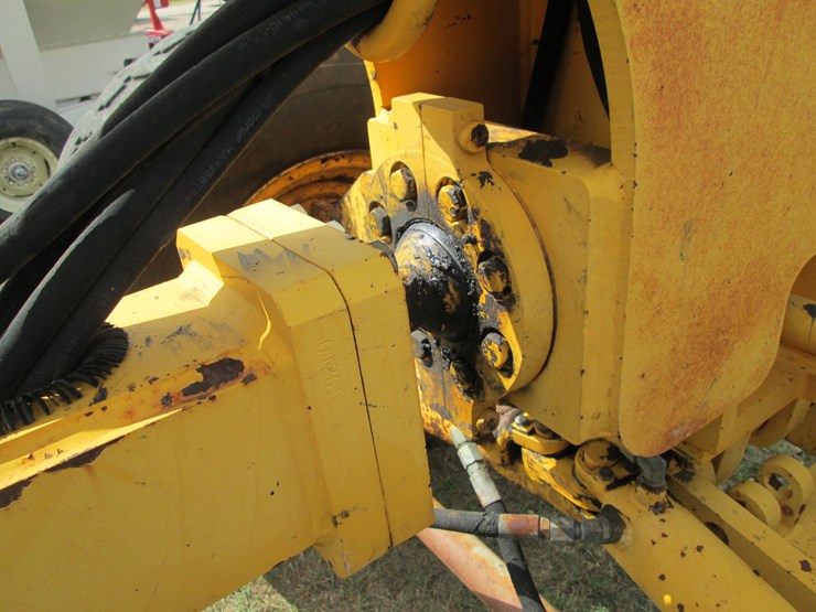 volvo-g720b-image-36