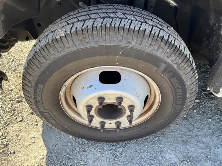 2012-ford-f350-image-16