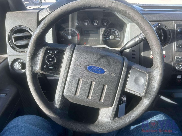 2014-ford-f550-image-10