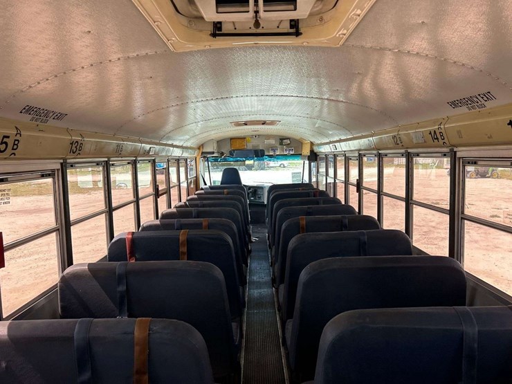 2005-ic-corporation-pb105-school-bus-image-19