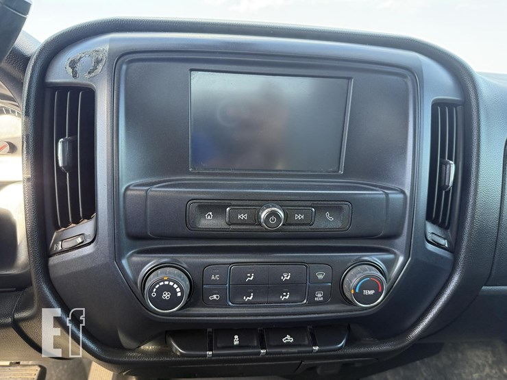 2017-chevrolet-silverado-2500hd-image-33