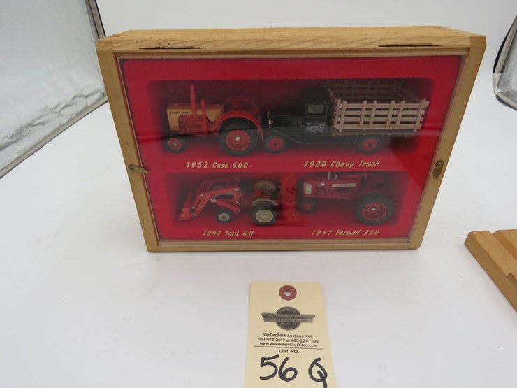 1988-limited-edition-1952-case-600-tractor-group-image-1