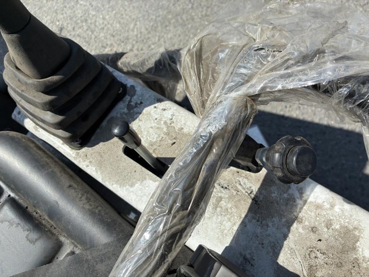 2025-bison-tek-bt360w-skid-steer-image-13