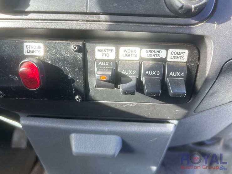 2014-ford-f550-image-37