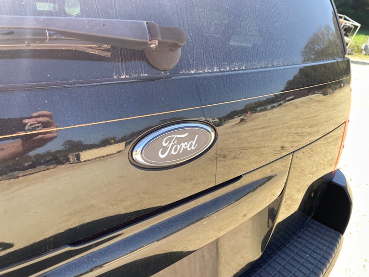 2004-ford-explorer-image-9