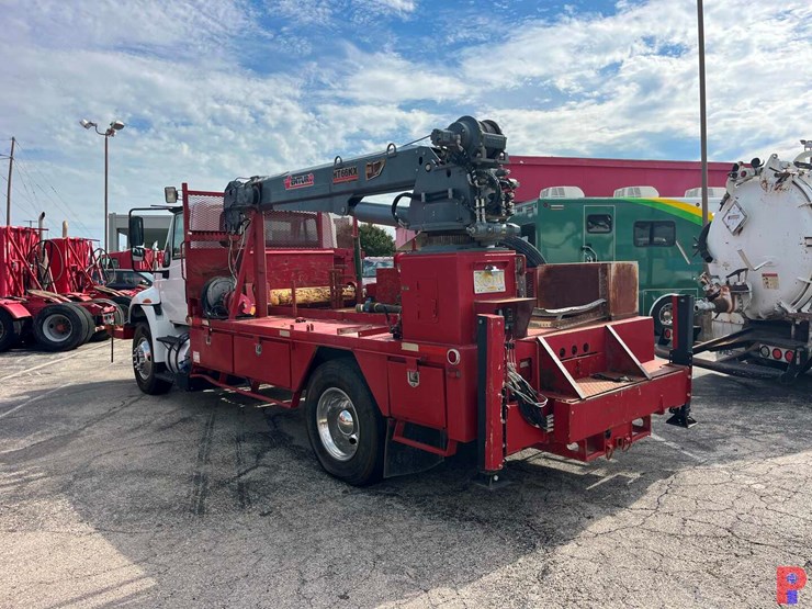 2017-international-durastar-4300-image-5
