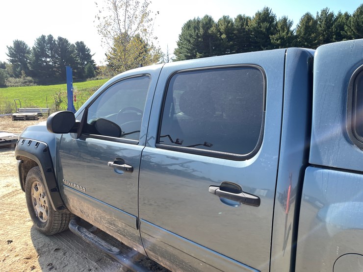2010-chevrolet-silverado-1500-image-33