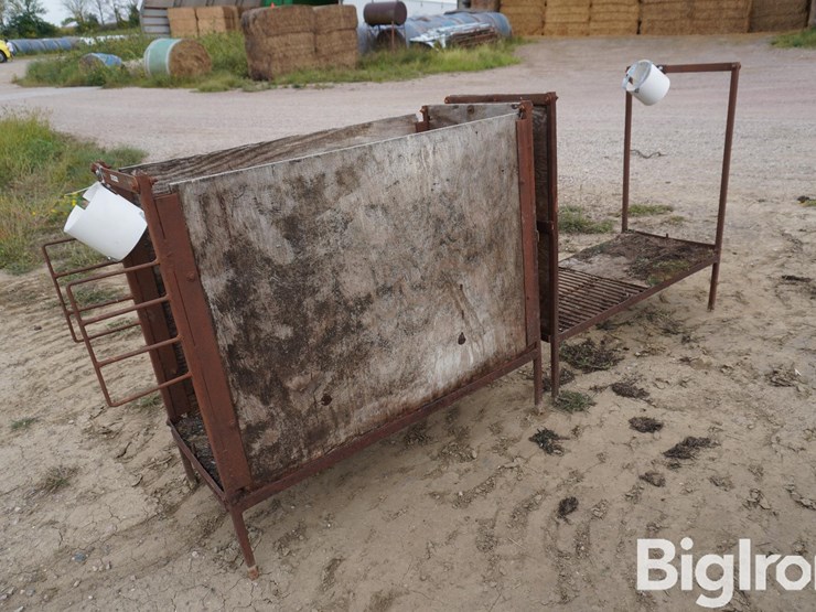 raised-calf-crates-image-1