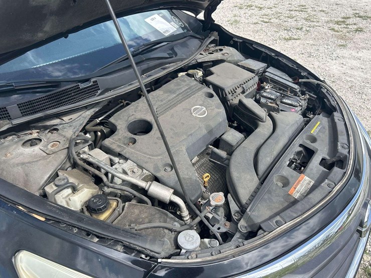 2015-nissan-altima-sedan-image-8