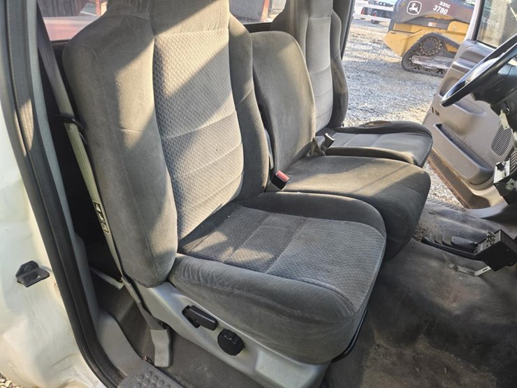 2003-ford-f550-image-37
