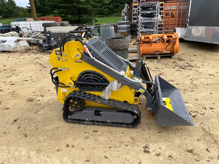 #215-•-new-landhonor-ride-on-skid-steer-loader-image-4