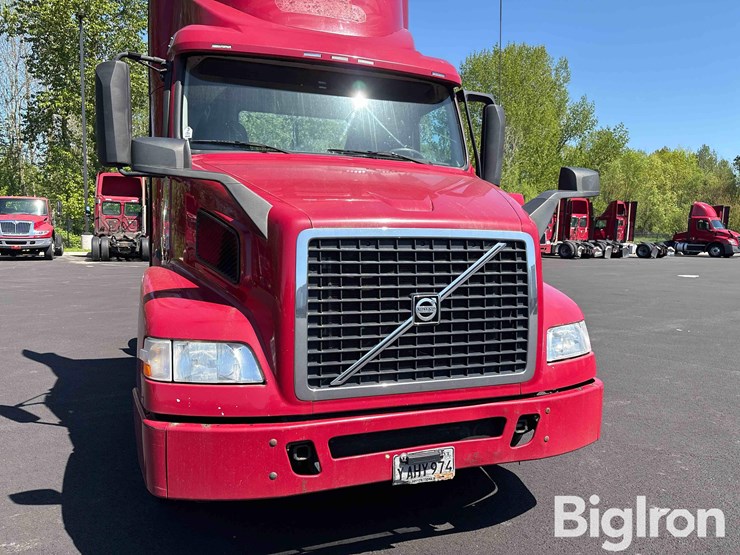 2016-volvo-vnm42t-truck-tractor-image-10